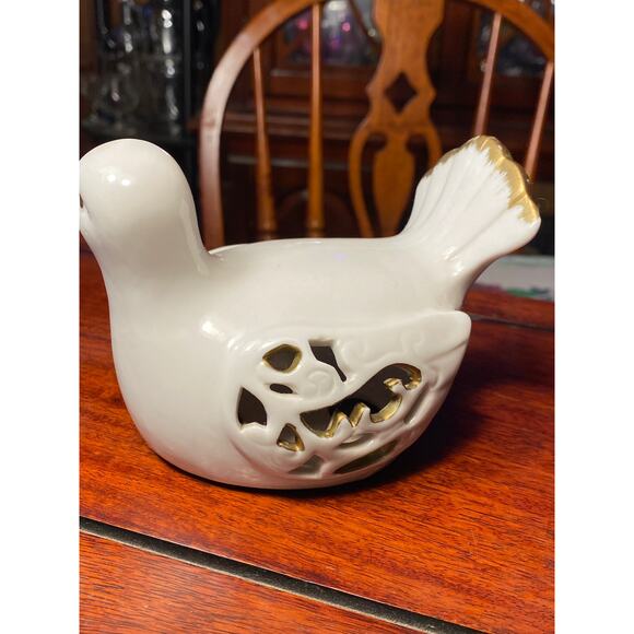 VTG White Ceramic Dove Bird with gold accents Reticulated side openings GUC - Picture 8 of 15
